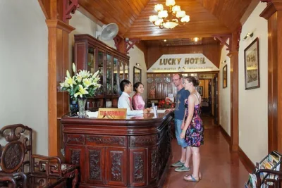 Lucky Central Hotel & Travel – 사진 7